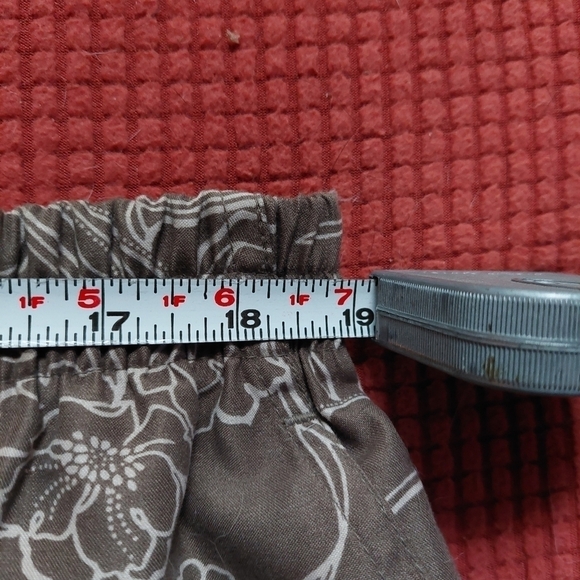 Vintage* 90s Alia Grey-green/White Floral Capri - Picture 8 of 8